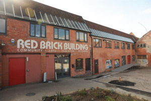 rb-bbuilding.jpg - Red Brick Building 