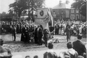 war-memorial-feltham-1919.jpg - Flourishing Feltham Green 
