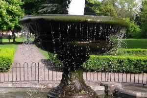 manor-park-fountain.jpg - Play, Learn,  Create in Sutton's Garden 