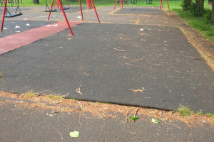 swings-2.jpg - Ashburton Park Playground