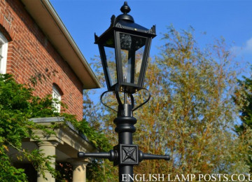 victorian-lamp-posts.jpg