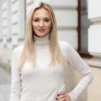 Karolina Adamiec avatar image