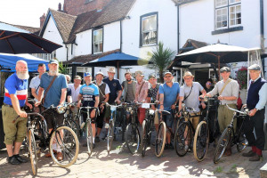 heritage-riders-group-pic.jpg - Wallingford Festival of Cycling 