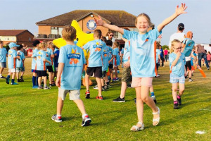 all-stars-cricket-st-annes-cc-2018-guard-of-honour-girl-smiling.jpg - St Annes CC Inspire & Grow Cricket Fund
