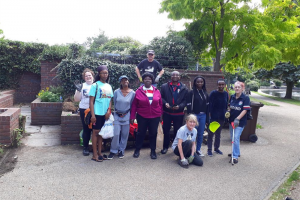 feltham-ponds-clean-up-volunteers-2019.jpg - Flourishing Feltham Green 