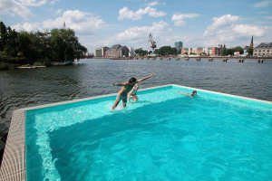bswimming.jpg - Thames Pool