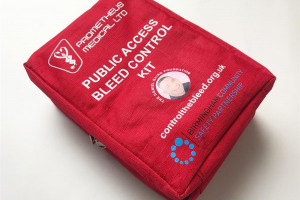 bleed-comtrol-kit-front.jpg - Redbridge Emergency Bleeding Cabinets