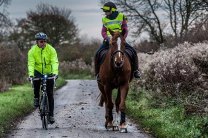 horse-bicycle-riders-header.jpg - Lôn Las Môn - Multiuse Path & Greenway