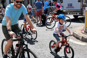 dad-and-son-family-riders.jpg - Wallingford Festival of Cycling 