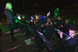 bcs-071215-74.jpg - Carols on the Green Bellingham 2016
