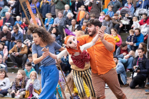 hikapee-look-up-38.jpg - Tunbridge Wells Puppetry Festival 2021