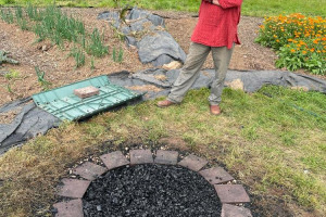 steve-and-pit.jpg - Treflach Community Growing Hub