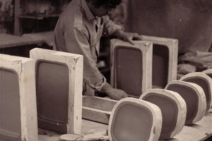 leslie-illsley-making-troika-moulds-1-540-x-444.jpg - A Plaque for Troika Ceramics, St Ives   