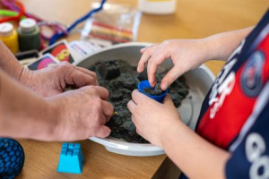 Free art/play therapy for children & young people 