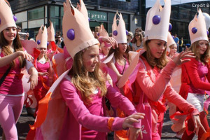 childrens-parade-slider-prawns-credit.jpg - Horsham Children's Parade 2019