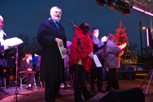 bcs-071215-25.jpg - Carols on the Green Bellingham 2016