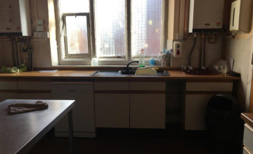Image 2 of 4