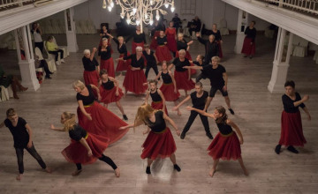 Image 12 of 34