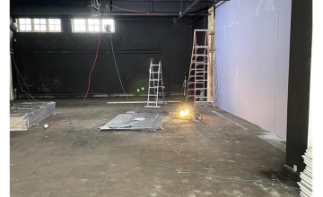 Image 2 of 28