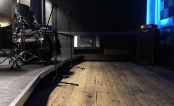 Image 2 of 4
