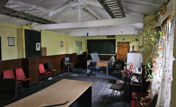 Image 2 of 7