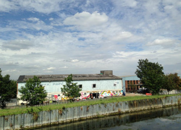 28-harringay-warehouse-district-new-river.jpg