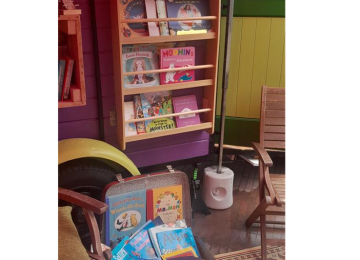 bookshelves-on-trailer-2.jpg