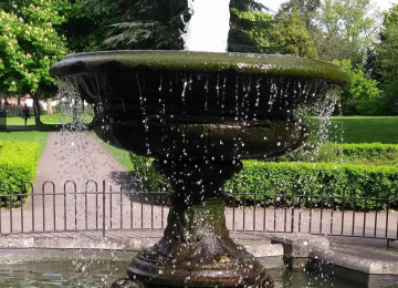 manor-park-fountain.jpg