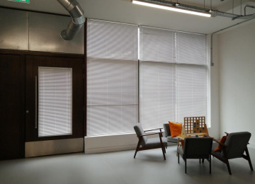 blinds-in-the-big-space.jpg