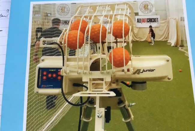 Junior Cricket  Bowling Machine