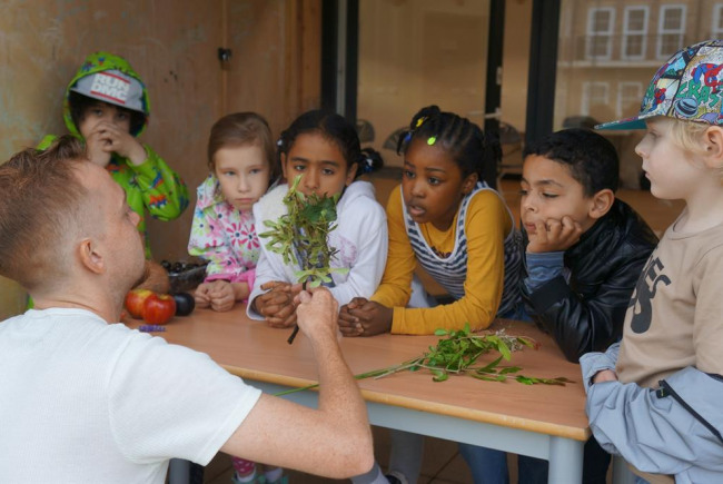Nourishing communities (food growing)
