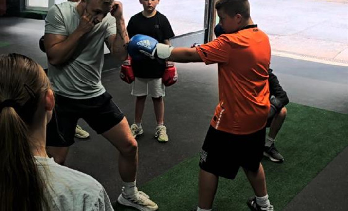 Image 3 of 6