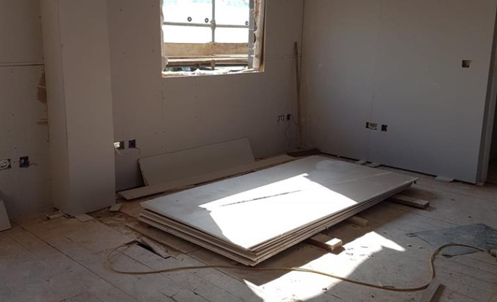 Image 10 of 32