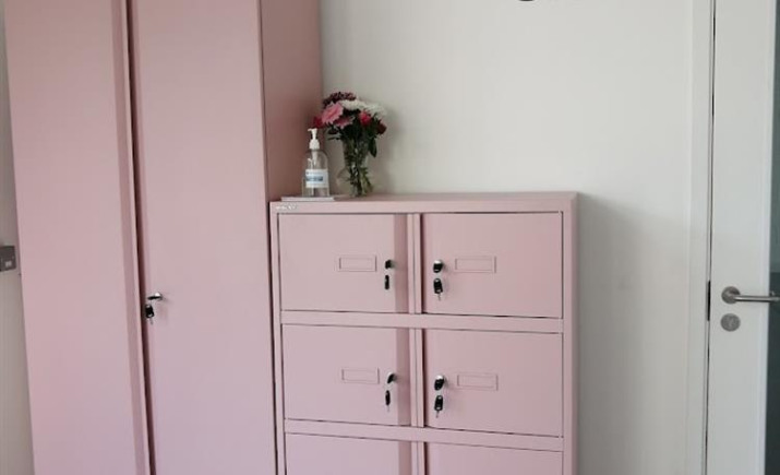 Image 6 of 27