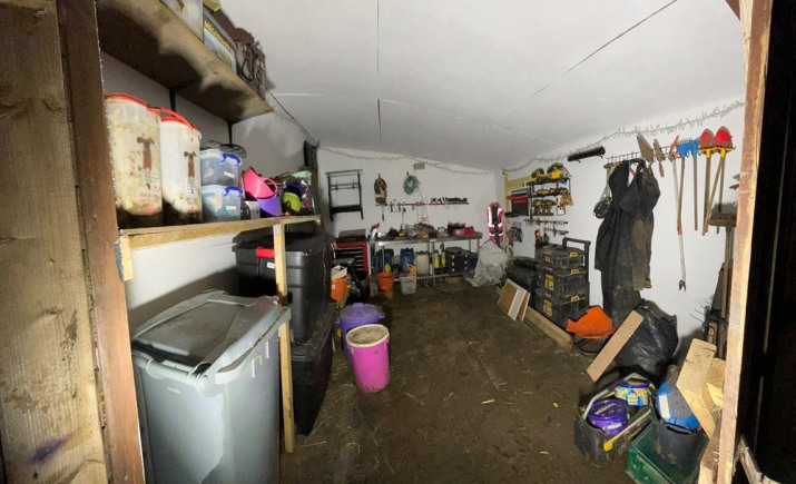 Image 4 of 4
