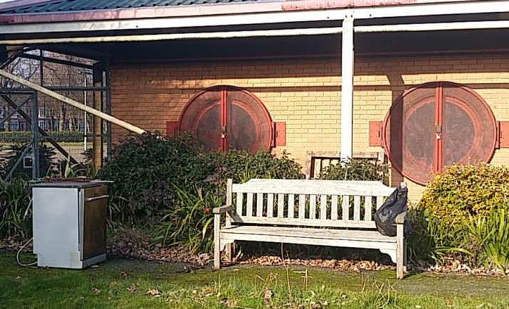 Image 3 of 7