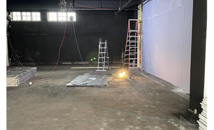 Image 2 of 28