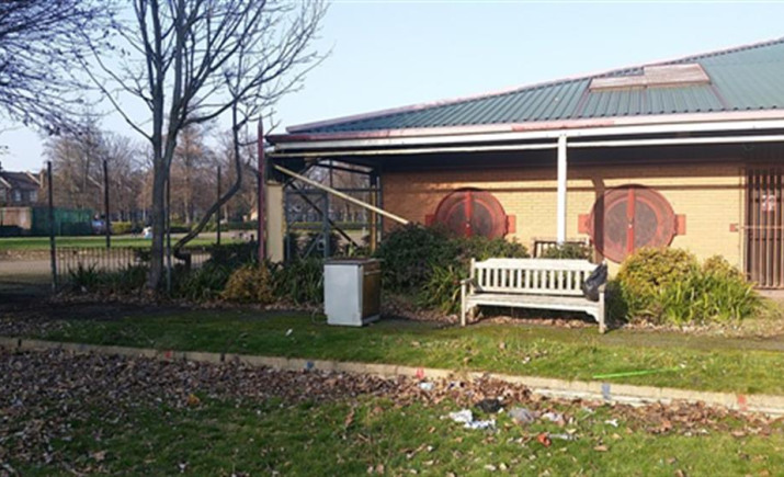 Image 4 of 7