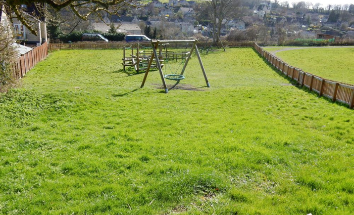 Image 3 of 4