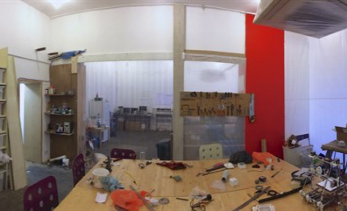 Image 2 of 8