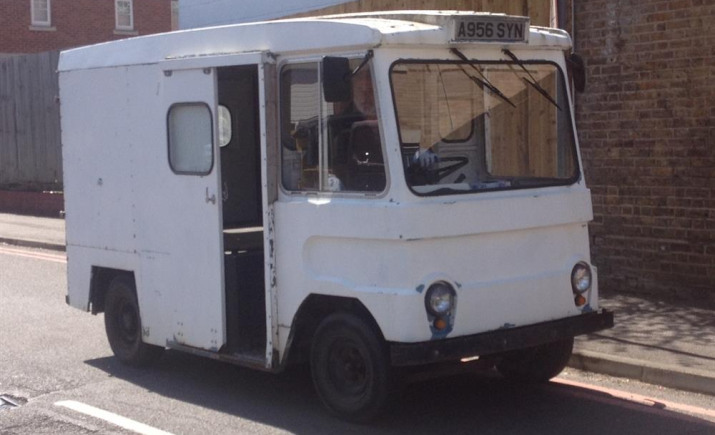 new-milk-float-1.jpg