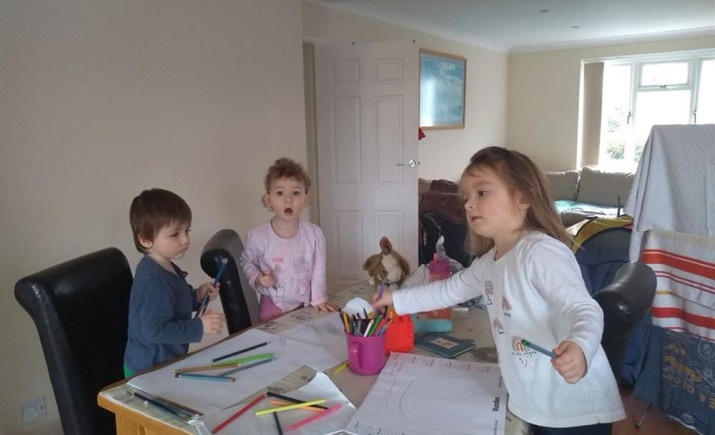 gul-3-children-and-goodies.jpg