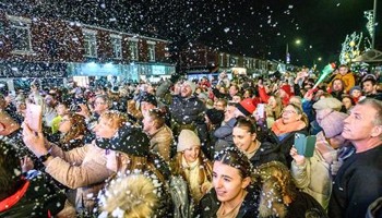 Leyland's Christmas Light Switch On