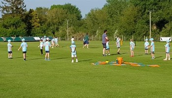 Dynamos Volunteers for Winterbourne CC!