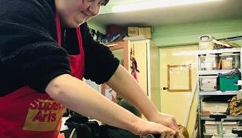 Superstar Arts start up a charity shop !