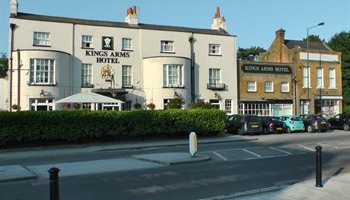 Hampton Court Fast Fibre