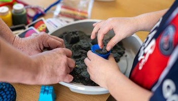 Free art/play therapy for children & young people 