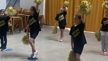 Cheerleading summer camp (high flyers) 